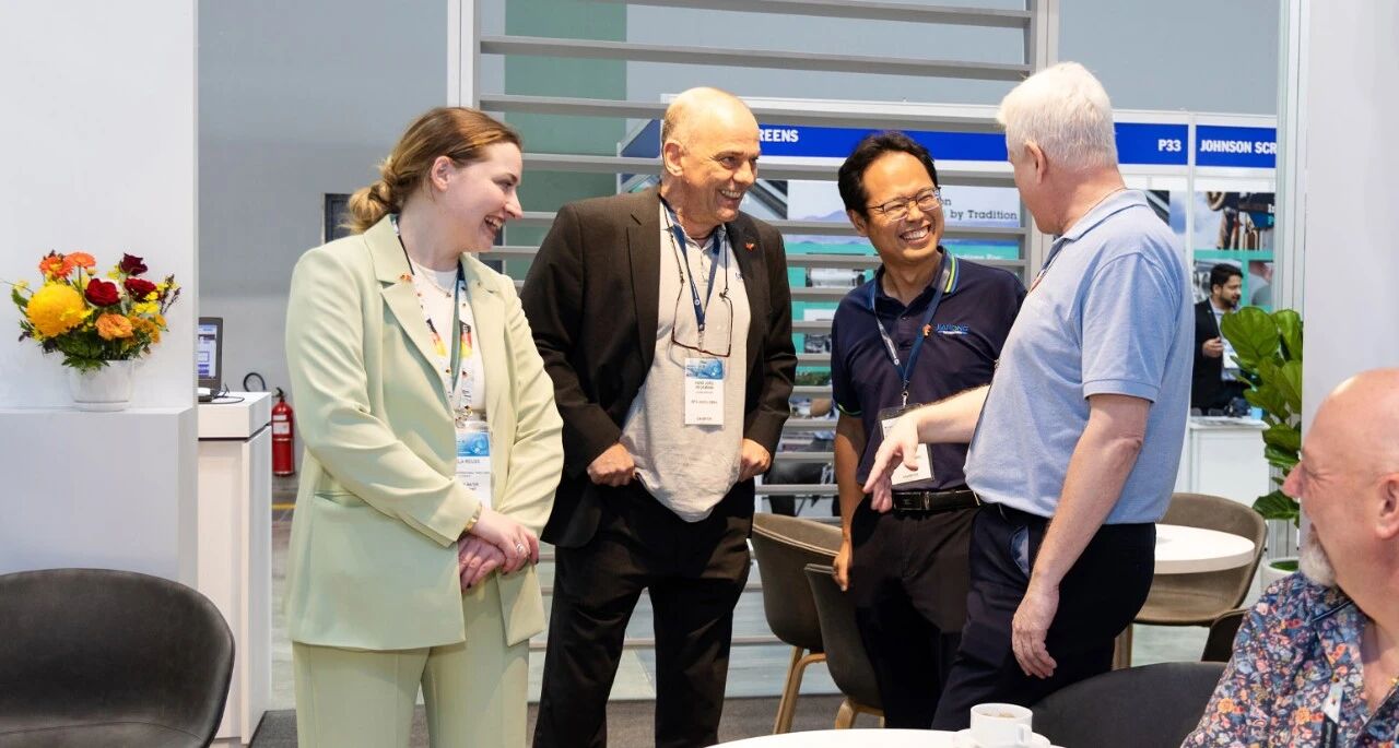 Խ�Ϻ�־���й���ˮ���óͷ�չ����